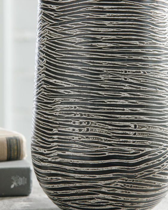 Ashley Express - Fynn Vase - DecorGalore4U